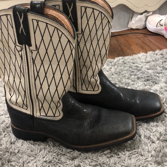 Boots - Picture 1 of 4